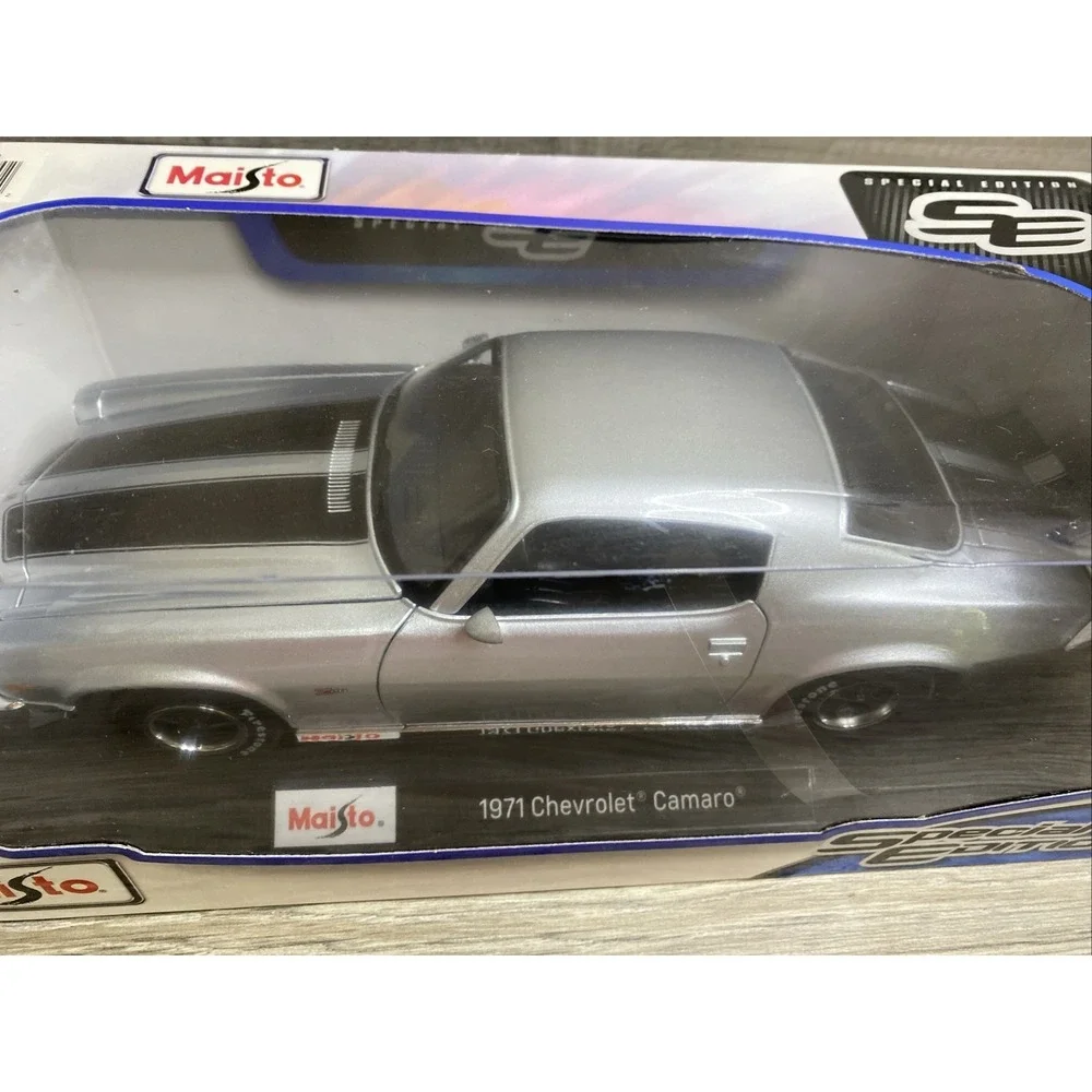 Maisto 1:18 Die-Cast Special Edition Grey 1971 Chevrolet Camaro - New